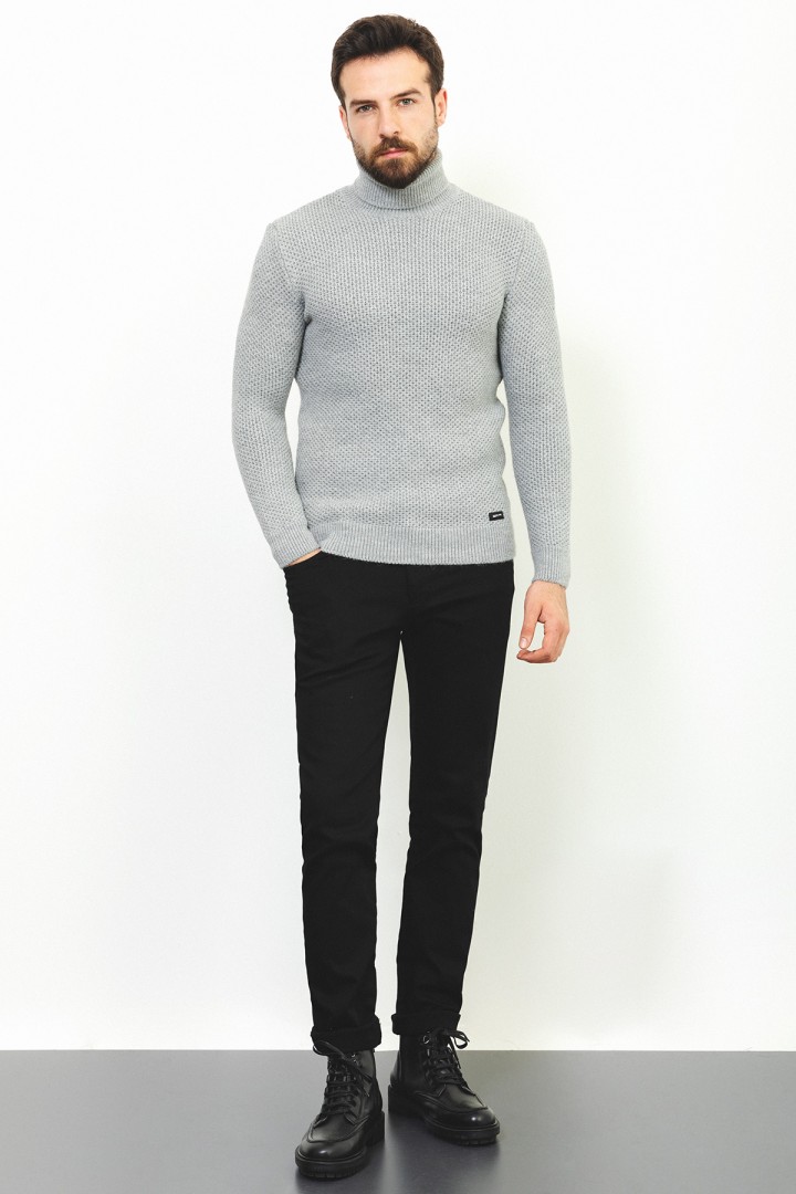 Light Grey Color Knitted And Woven Fabric With Turtleneck Design Casual Men's Knitwear