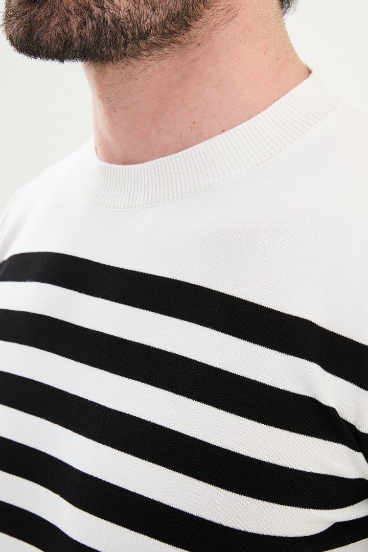 Ecru Color Crew Neck Casual Men's Knit Tshirt