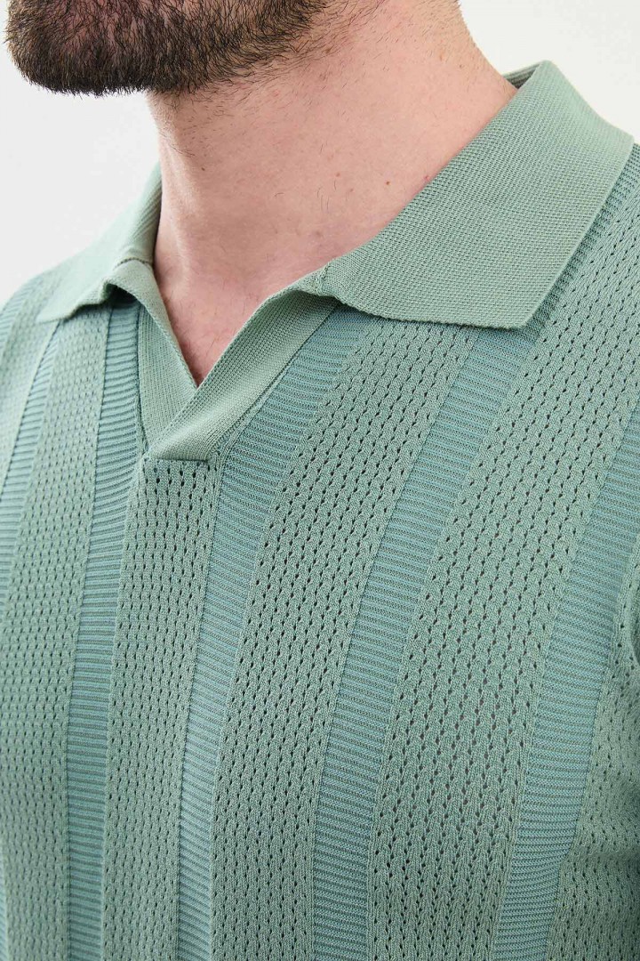 Unripe Almond Color Striped Design Casual Men's Knit Tshirt