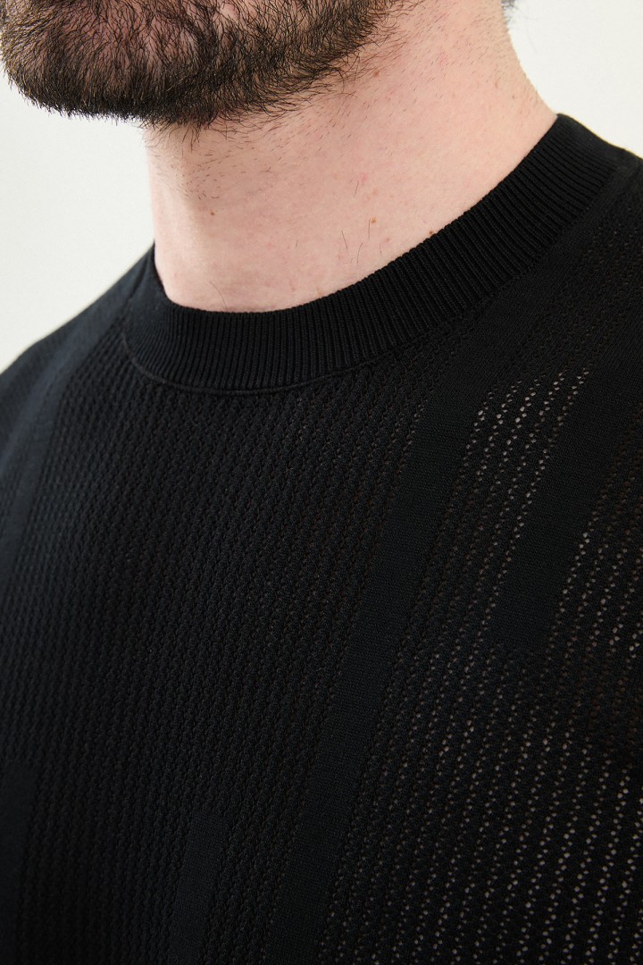 Black Color Figured Design Casual Men's Knit Tshirt