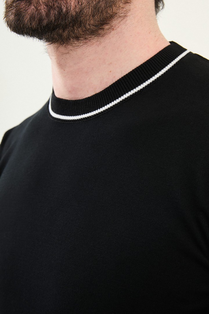 Black And White Color Casual Men's Knit Tshirt
