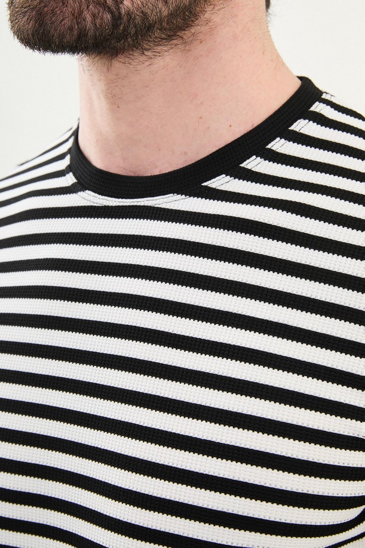 Black Color Casual Men's Striped Tshirt