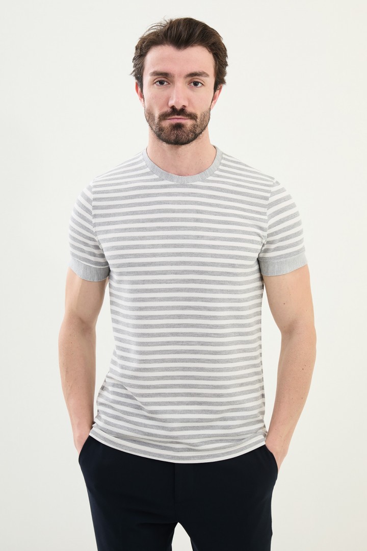 Grey Color Casual Men's Striped Tshirt